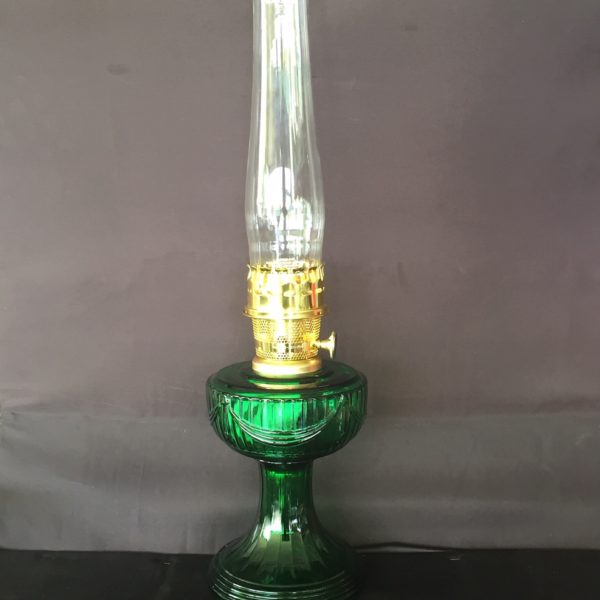 New Aladdin Oil Lamp Emerald Lincoln Drape Table Lamp No Shade